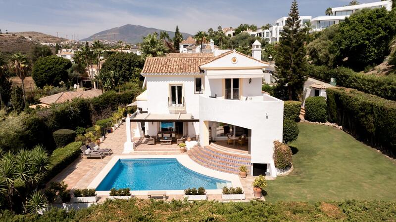 Villa en venta en Benahavis, Málaga