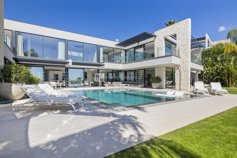Villa en venta en Benahavis, Málaga