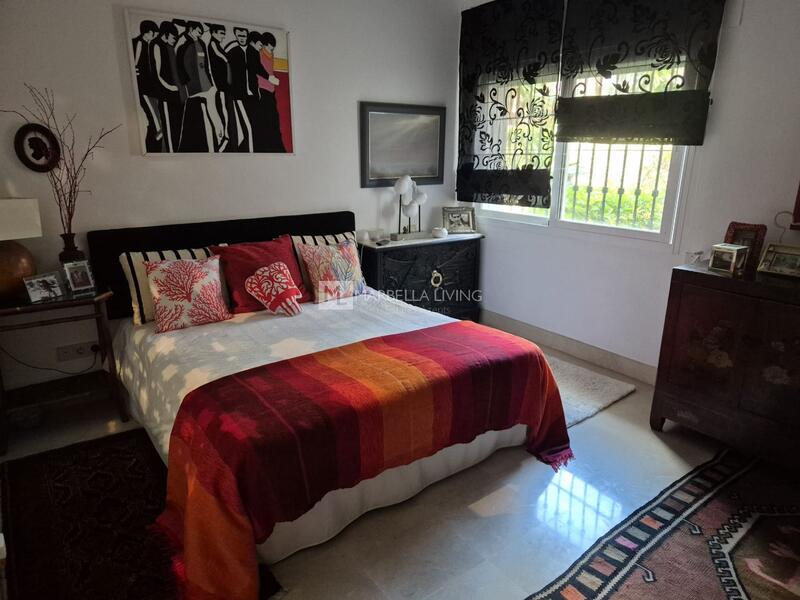 5 bedroom Apartment for sale