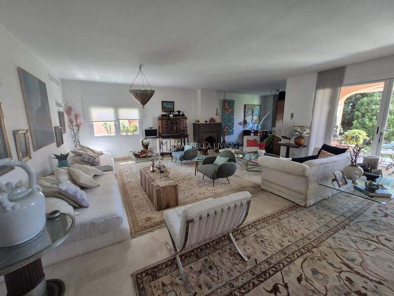 5 bedroom Apartment for sale