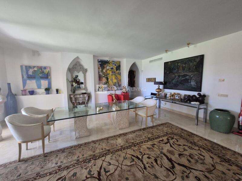 5 bedroom Apartment for sale