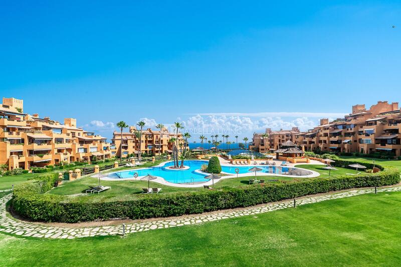 Apartment for sale in Estepona, Málaga