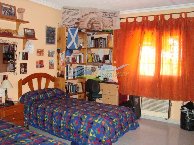 4 Cuarto Villa en venta