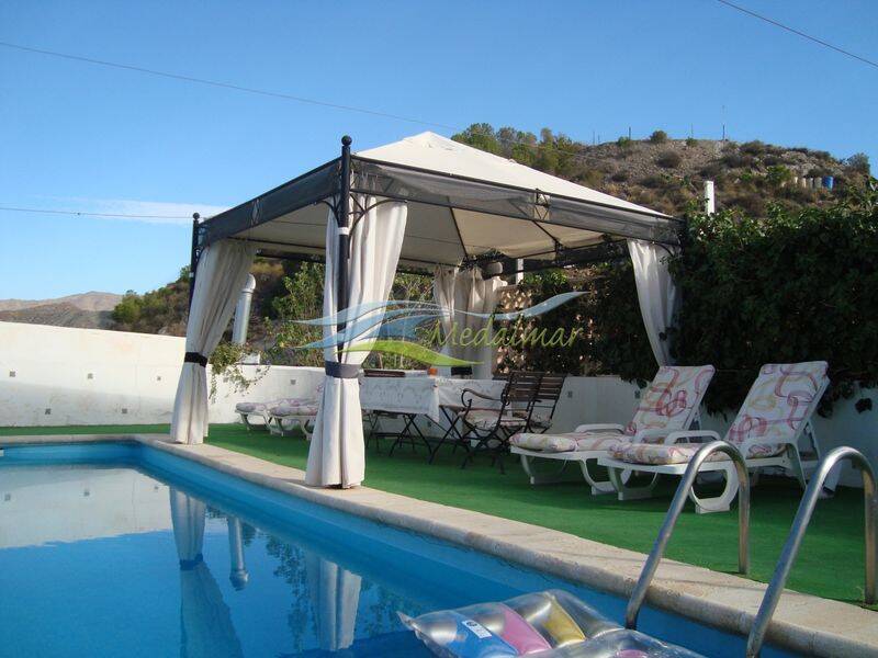 4 Cuarto Villa en venta