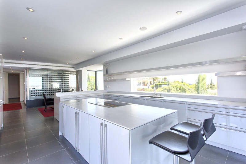 Villa for sale in Los Flamingos, Málaga