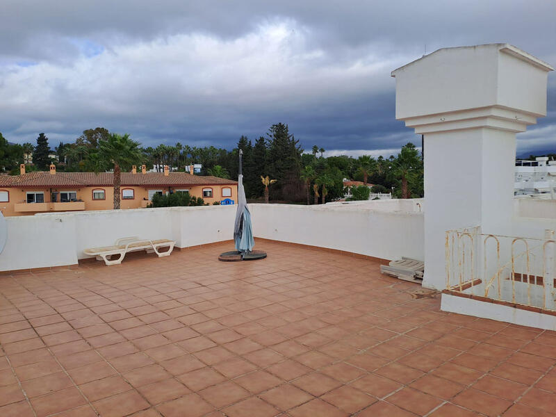 Appartement für Langzeitmiete in Estepona, Málaga