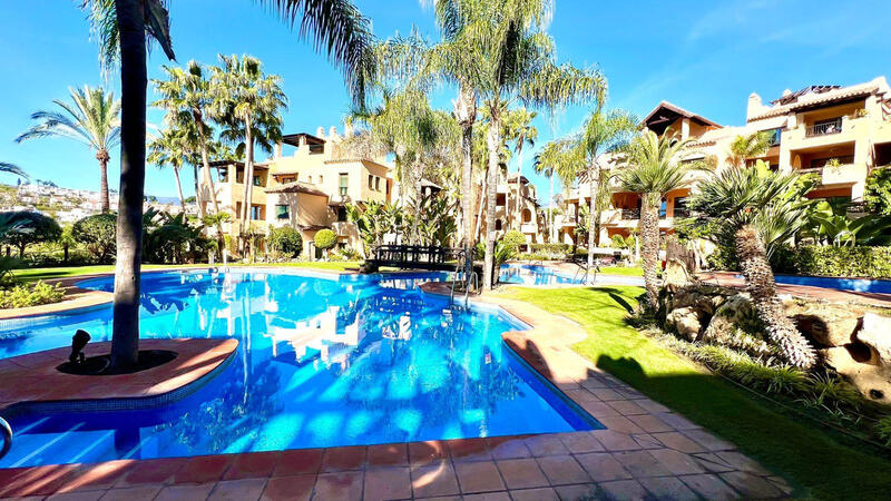 Apartment for sale in Estepona, Málaga