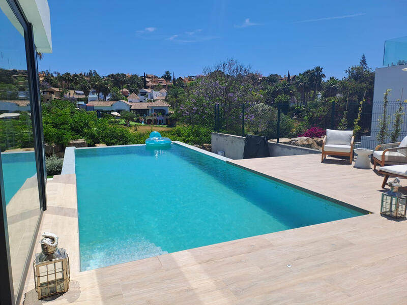 Villa für Kurzzeitmiete in Estepona, Málaga