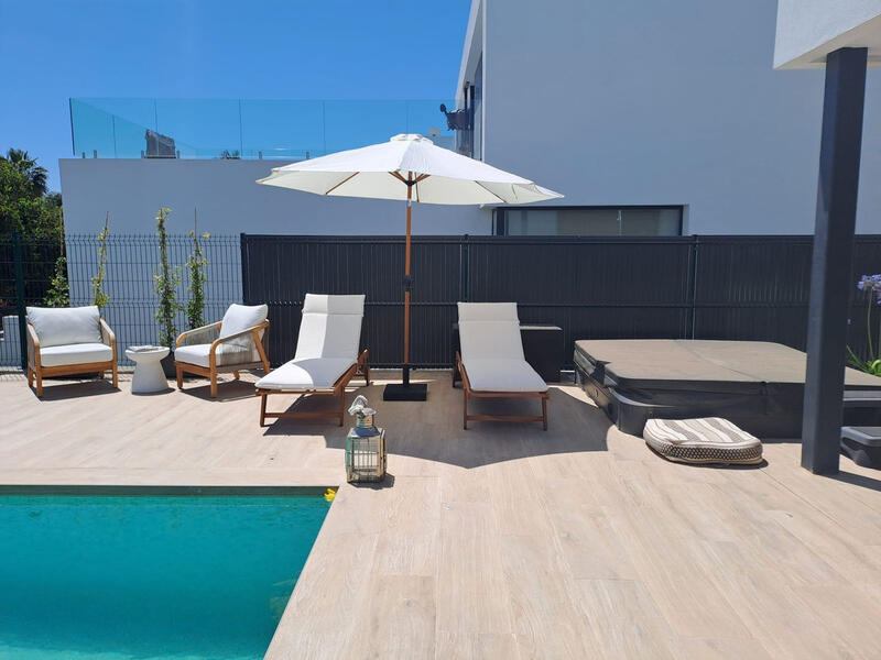 4 bedroom Villa for Short Term Rent