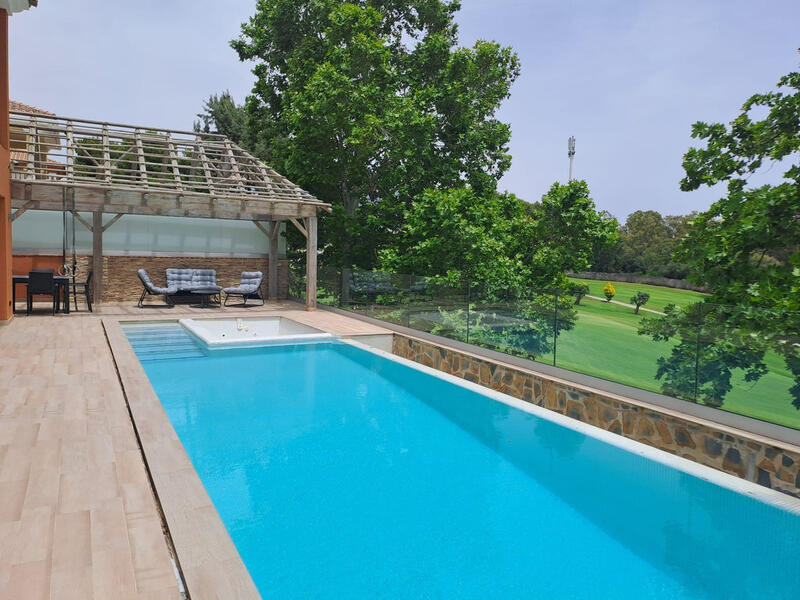 Villa for Short Term Rent in Guadalmina Alta, Málaga