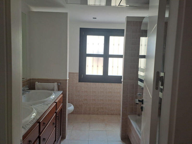 4 Schlafzimmer Villa für Kurzzeitmiete