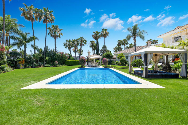 Villa à vendre dans Nueva Andalucia, Málaga