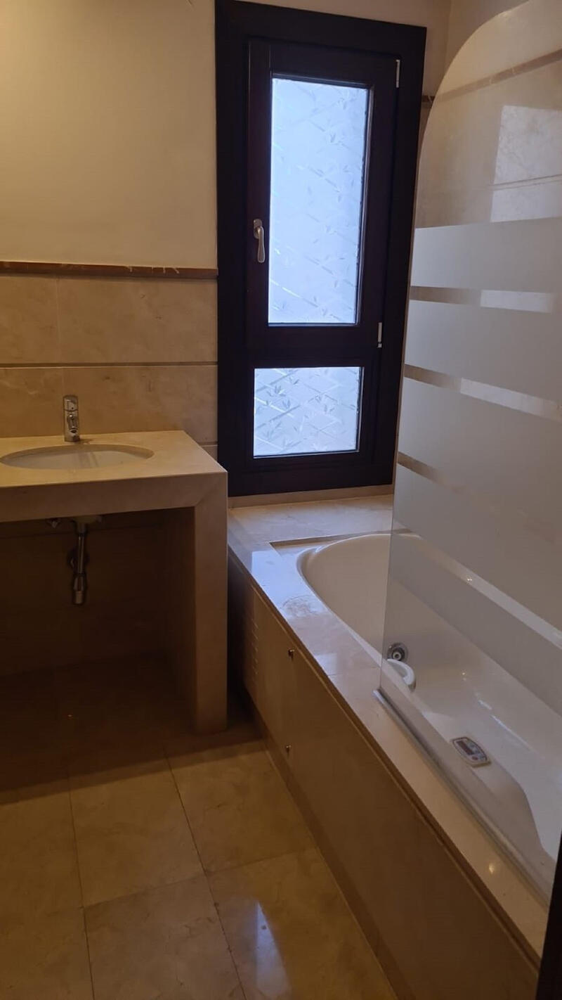 4 slaapkamer Tweezijdig voor lange termijn huur