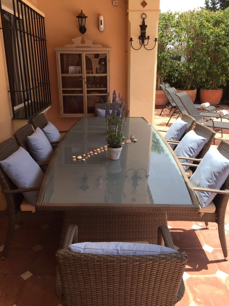 5 bedroom Villa for Long Term Rent