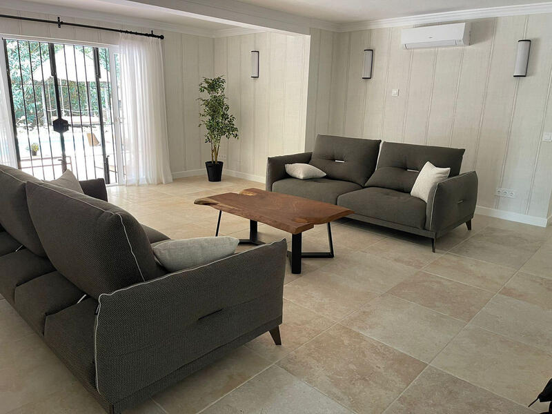 5 bedroom Villa for Long Term Rent