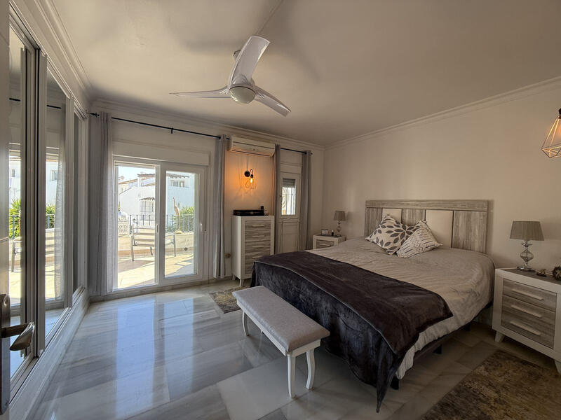 3 Schlafzimmer Landhaus zu verkaufen