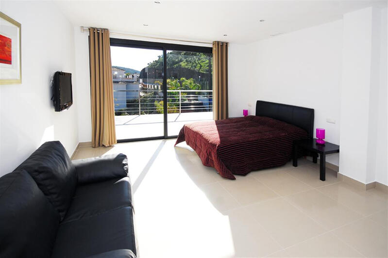 6 bedroom Villa for Short Term Rent