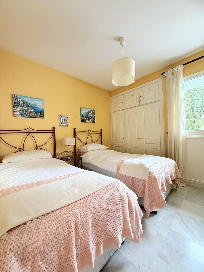 2 bedroom Apartment for Short Term Rent