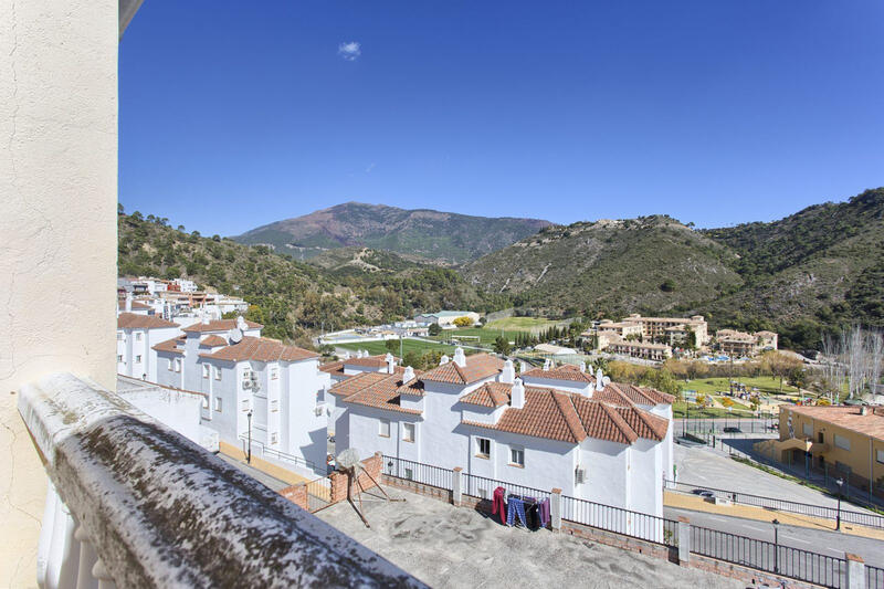 дуплекс продается в Benahavis, Málaga