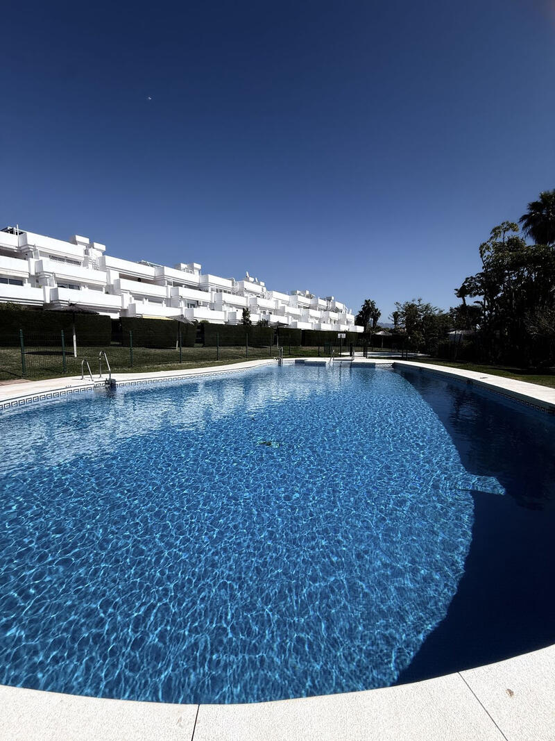 Apartment for sale in El Paraiso, Málaga