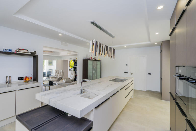 6 bedroom Villa for sale