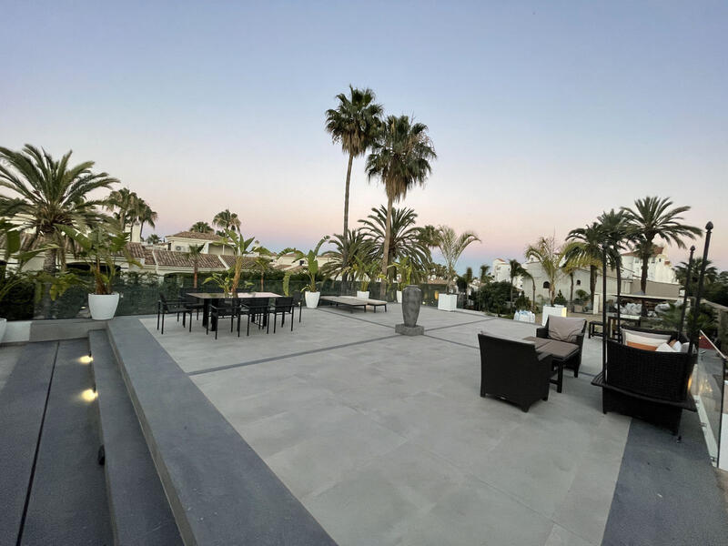 6 bedroom Villa for sale