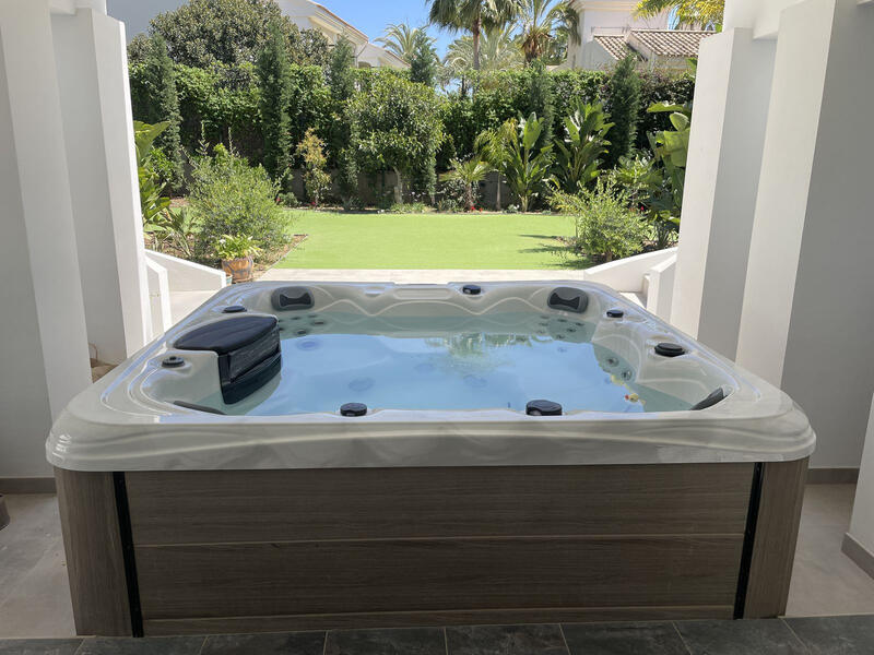 6 bedroom Villa for sale