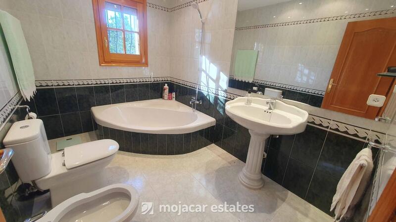 4 Cuarto Villa en venta