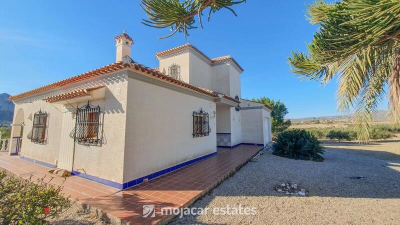 4 Cuarto Villa en venta