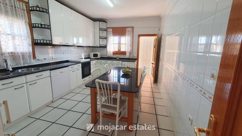 4 Cuarto Villa en venta