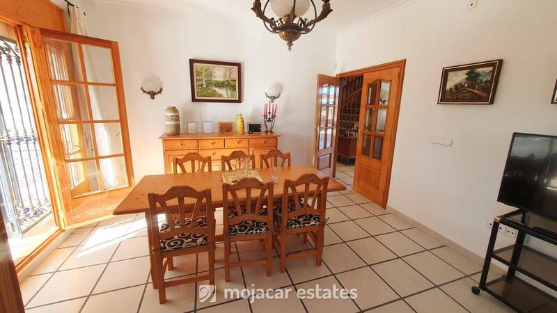 4 Cuarto Villa en venta