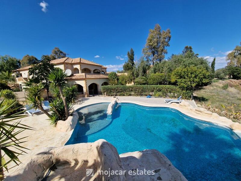 Villa for Short Term Rent in Turre, Almería