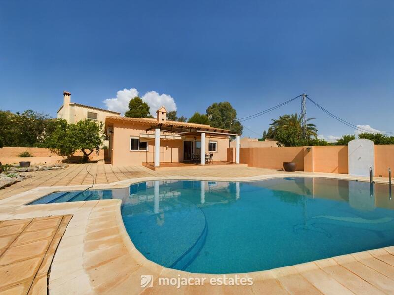Villa en venta en Turre, Almería