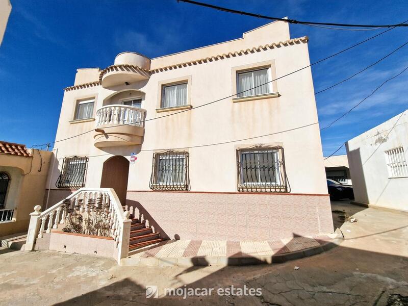 Townhouse for sale in Carboneras, Almería