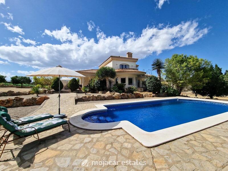 Villa for sale in Vera, Almería