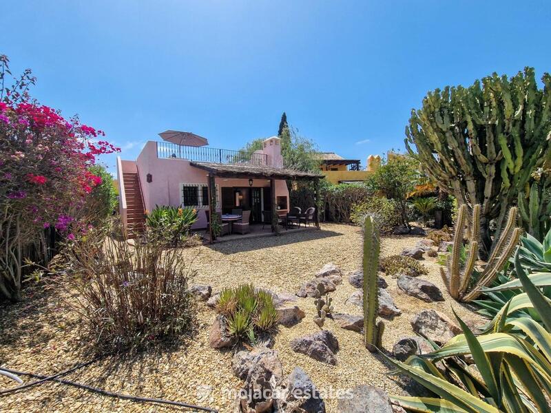 Villa til salg i Desert Springs, Almería