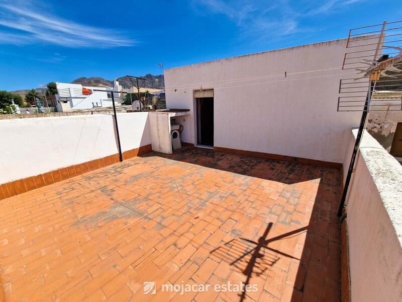 2 bedroom Townhouse for sale