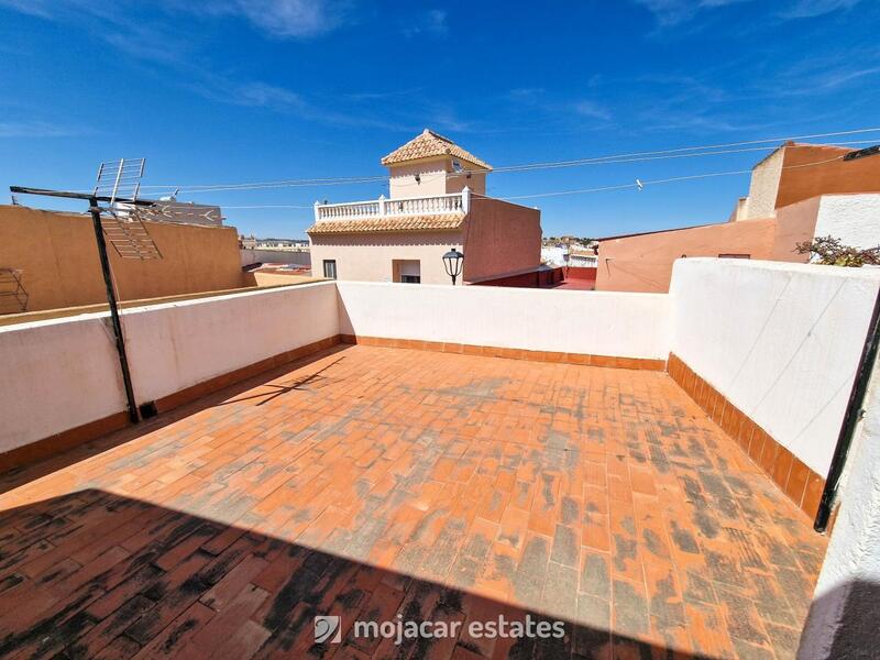 2 bedroom Townhouse for sale