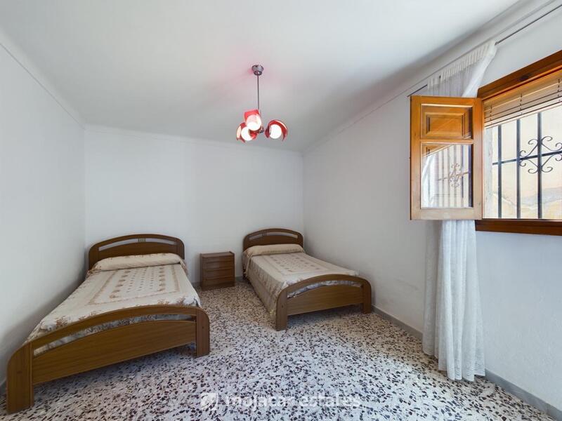 2 bedroom Townhouse for sale
