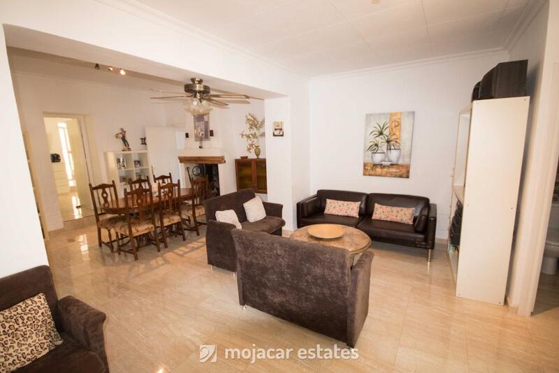 6 Cuarto Villa en venta