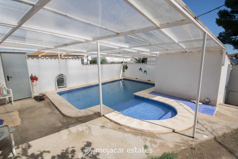 6 Cuarto Villa en venta