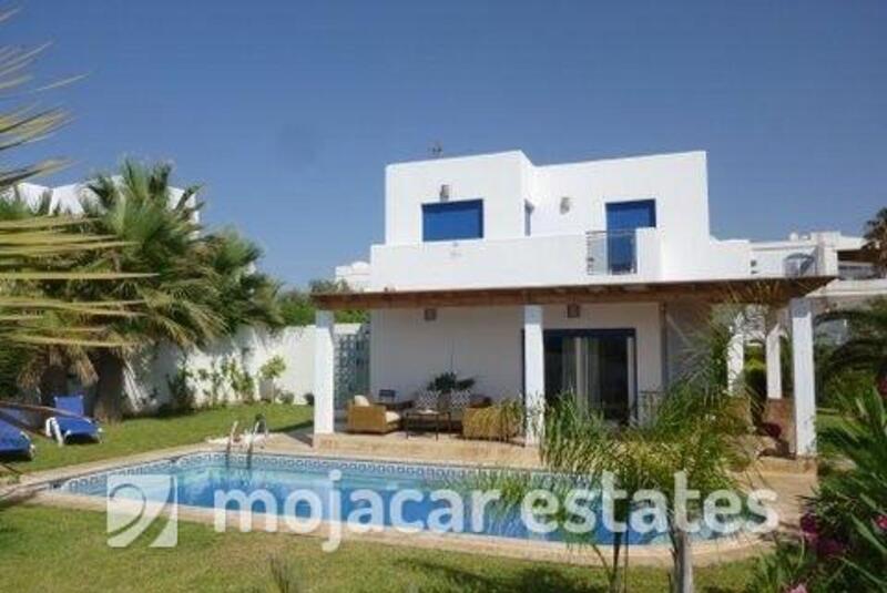 Villa for Short Term Rent in Mojácar, Almería
