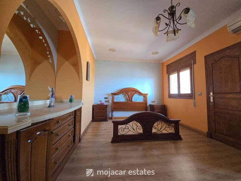 4 bedroom Villa for sale
