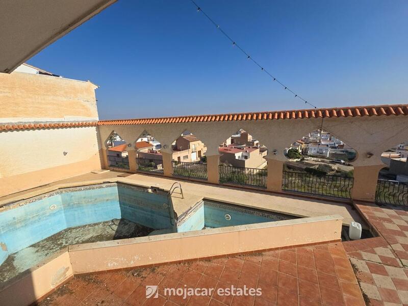 4 bedroom Villa for sale