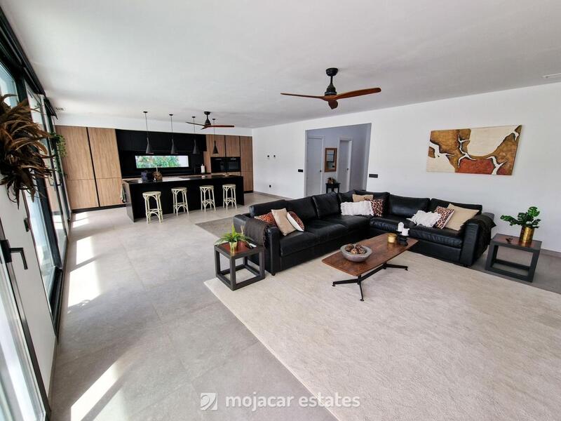 4 bedroom Villa for sale