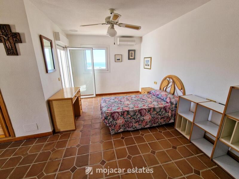 4 Cuarto Villa en venta