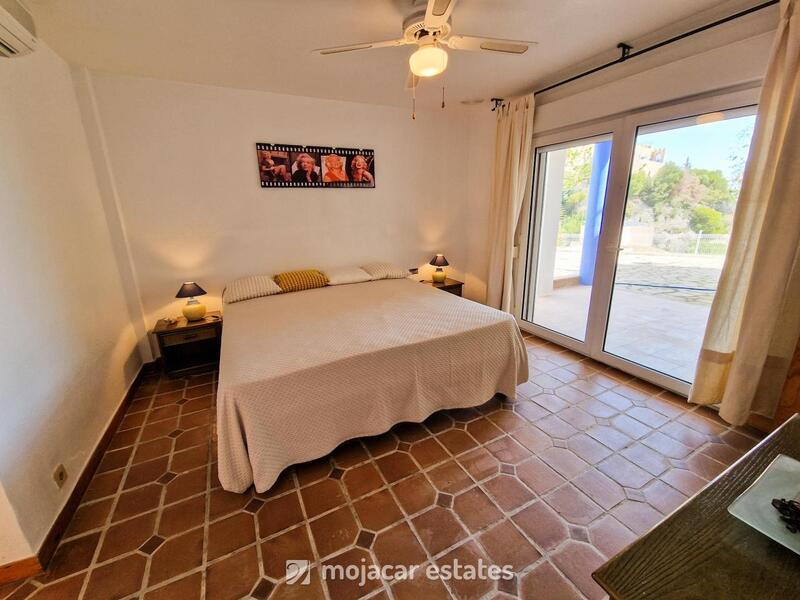4 Cuarto Villa en venta