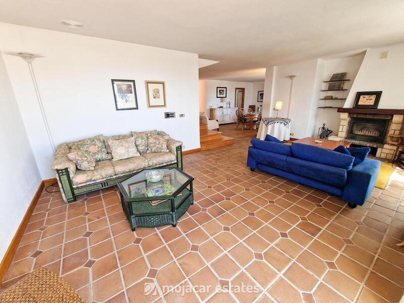 4 Cuarto Villa en venta
