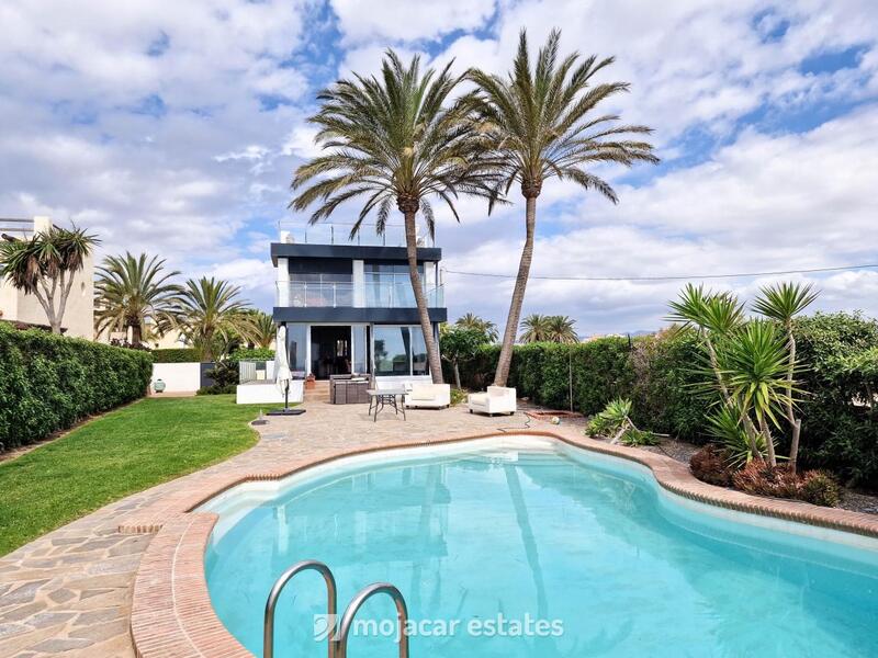 Villa for sale in Vera Playa, Almería