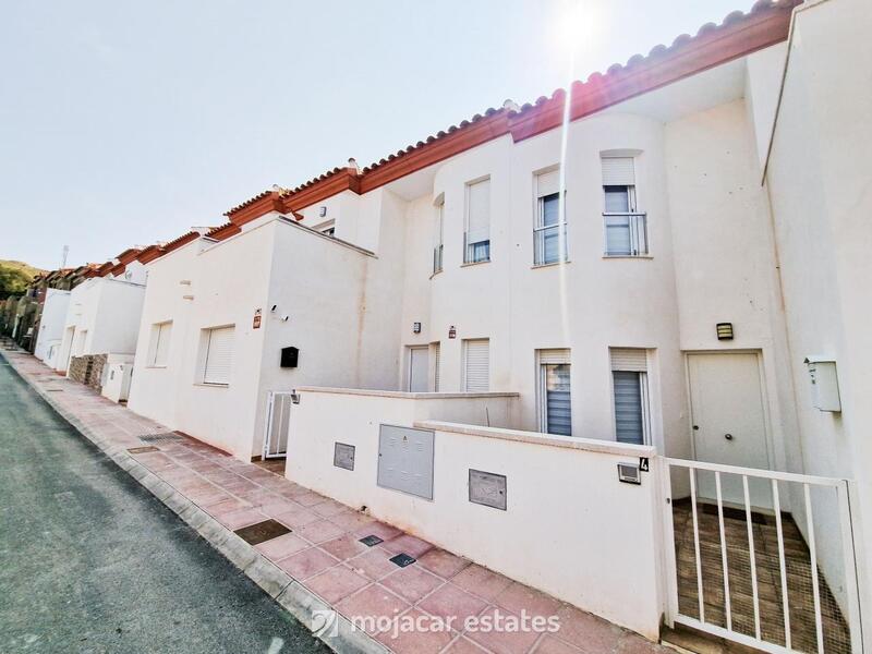 Stadthaus zu verkaufen in Guazamara, Almería